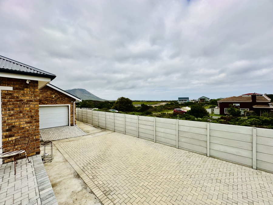 3 Bedroom Property for Sale in De Kelders Western Cape